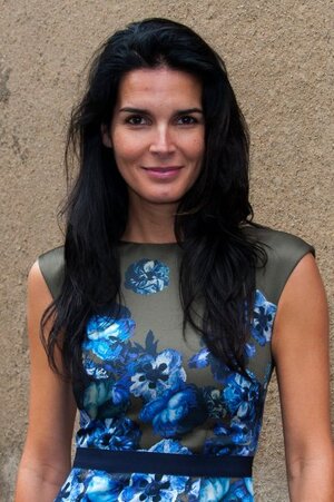 Angie Harmon nude 8