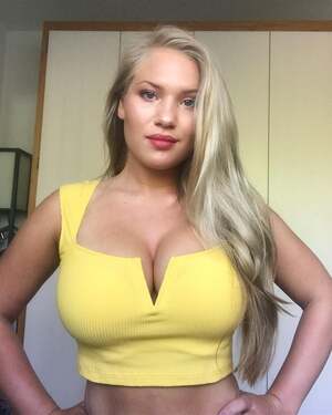 Anja Nissen nude 7