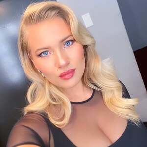 Anja Nissen nude 9