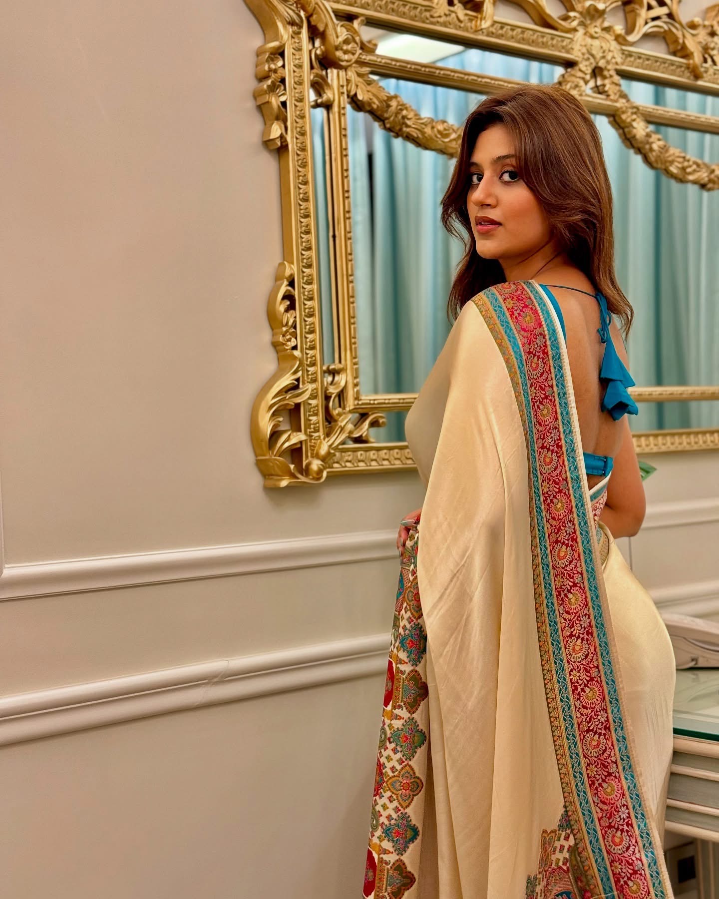 Anjali Arora nude 8