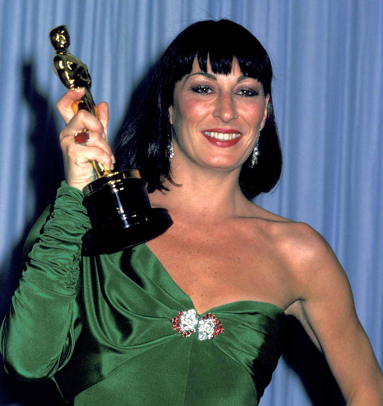 Anjelica Huston nude 8