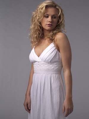 Anna Paquin nude 3