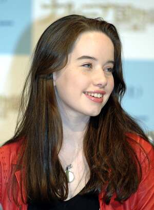 Anna Popplewell nude 11