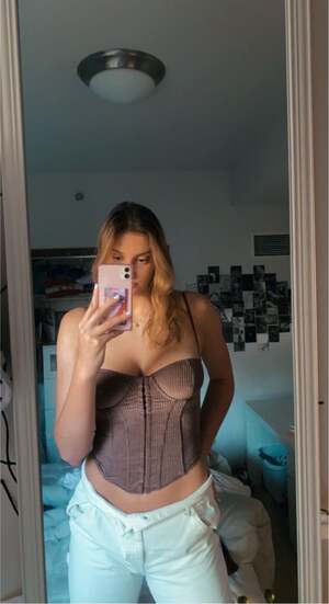 Anna Smrek nude 5