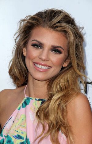 AnnaLynne McCord nude 12