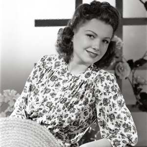 Anne Baxter nude 12
