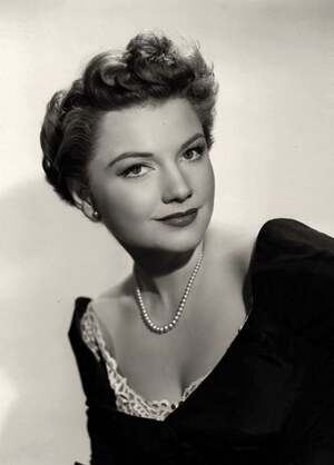 Anne Baxter nude 6