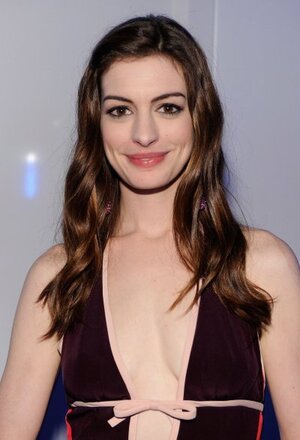 Anne Hathaway nude 5