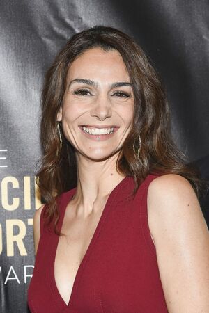 Annie Parisse nude 9