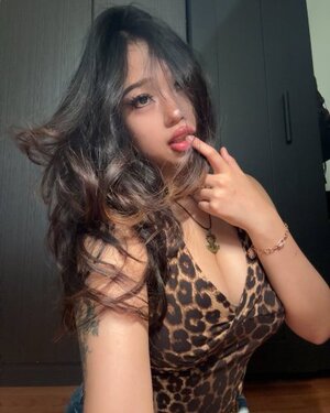 Annie Zheng nude 3