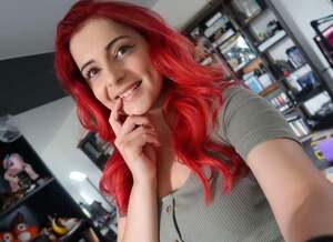 AnnieFuchsia nude 11