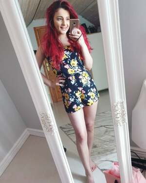AnnieFuchsia nude 4