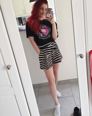 AnnieFuchsia nude 6
