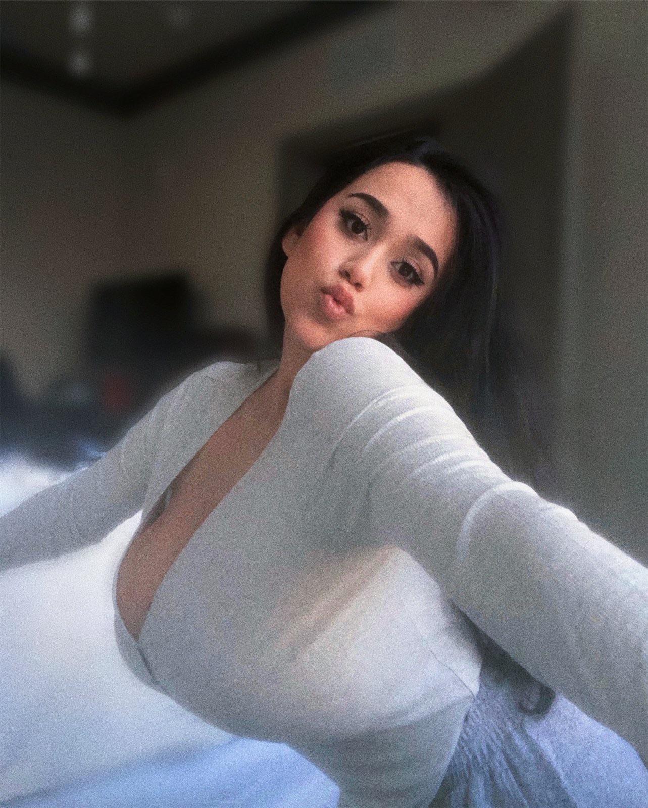 Annika Johanna Gomez nude 4