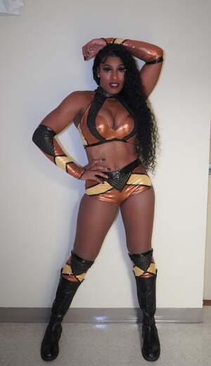 Anriel Howard nude 10