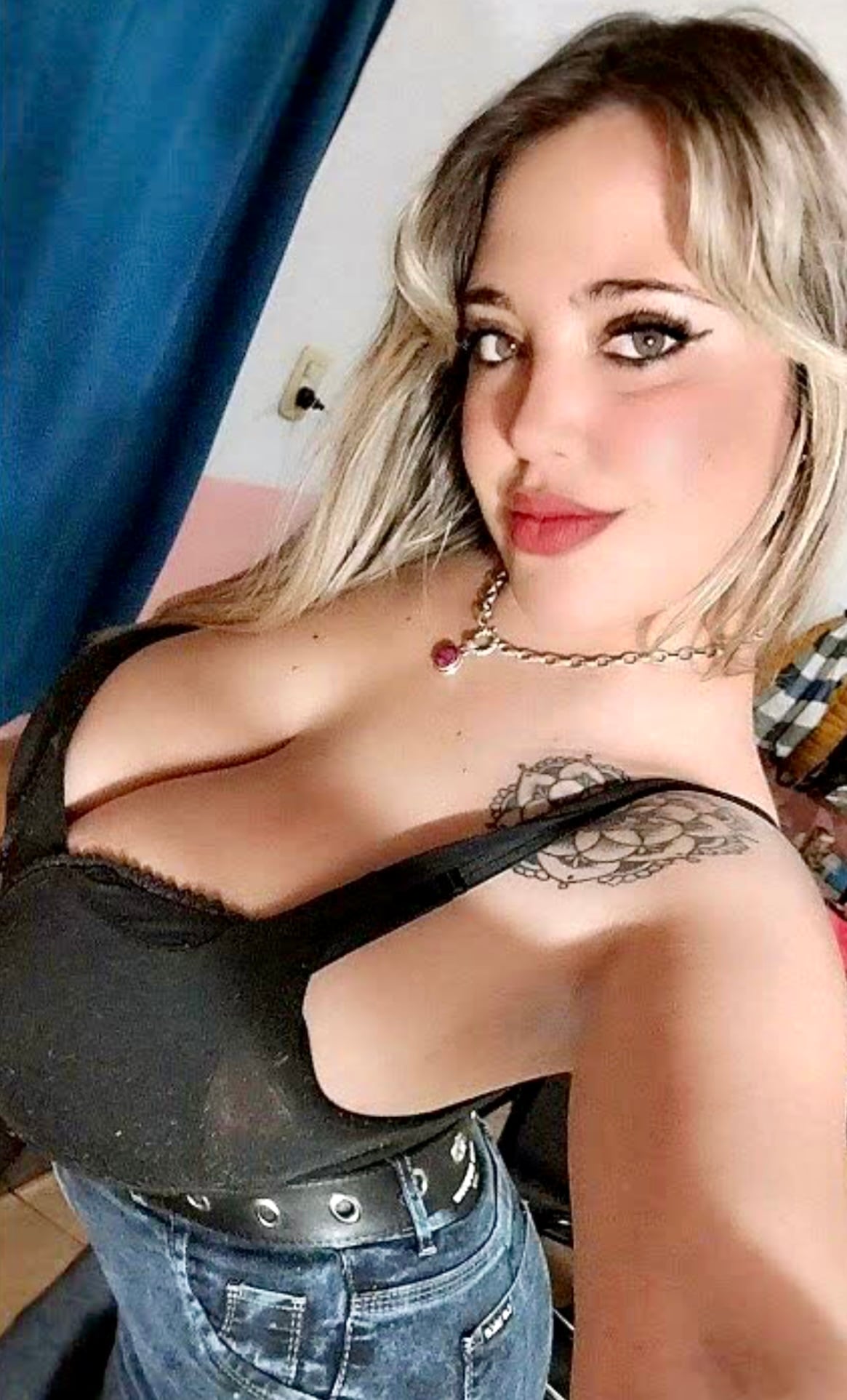 Anto Robazza nude 8