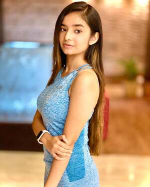 Anushka Sen nude 12