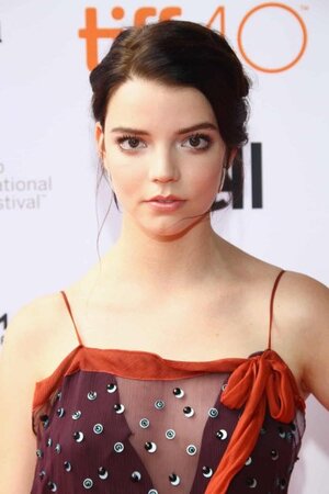 Anya Taylor-Joy nude 10
