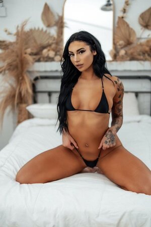Ariana Starr nude 4
