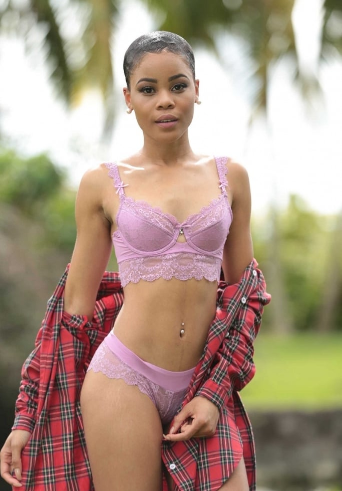 Arie Faye nude 2
