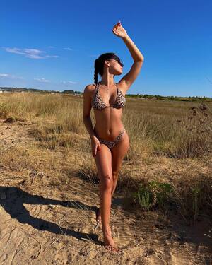 Arijana Podgajski nude 10