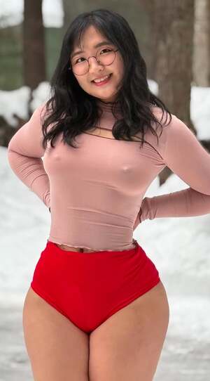 Aroomi Kim nude 2