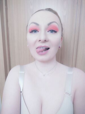 Arya Grander nude 5