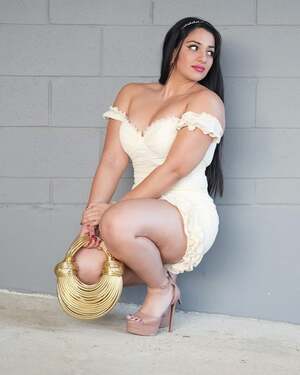 Asal Keshavarz nude 9