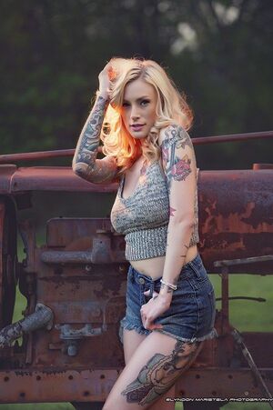 Ashley Nicole Shelton nude 9