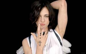 Asia Argento nude 9