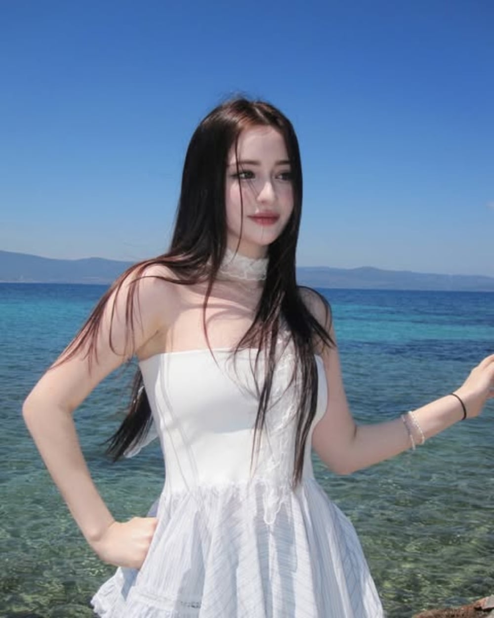Asya Yavuzcetin nude 9