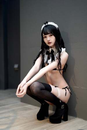 Atomi Shuri nude 11