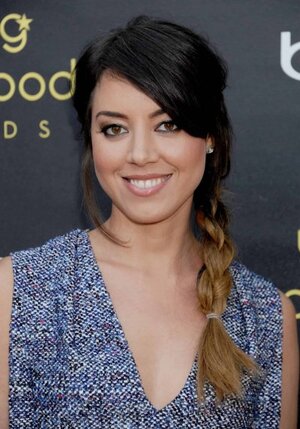 Aubrey Plaza nude 11
