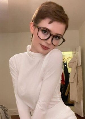 Avalon Warren nude 6