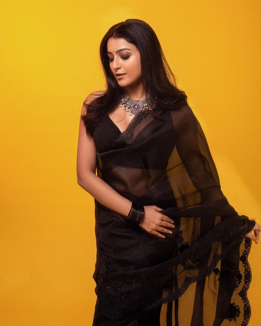 Avantika Mishra nude 9