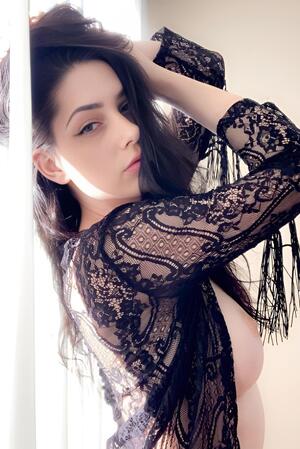 Avari Rain nude 7
