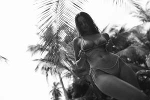 Ave Estel nude 12