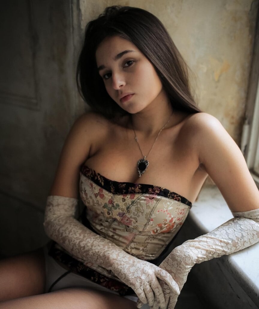 Avrelia Amaris nude 3