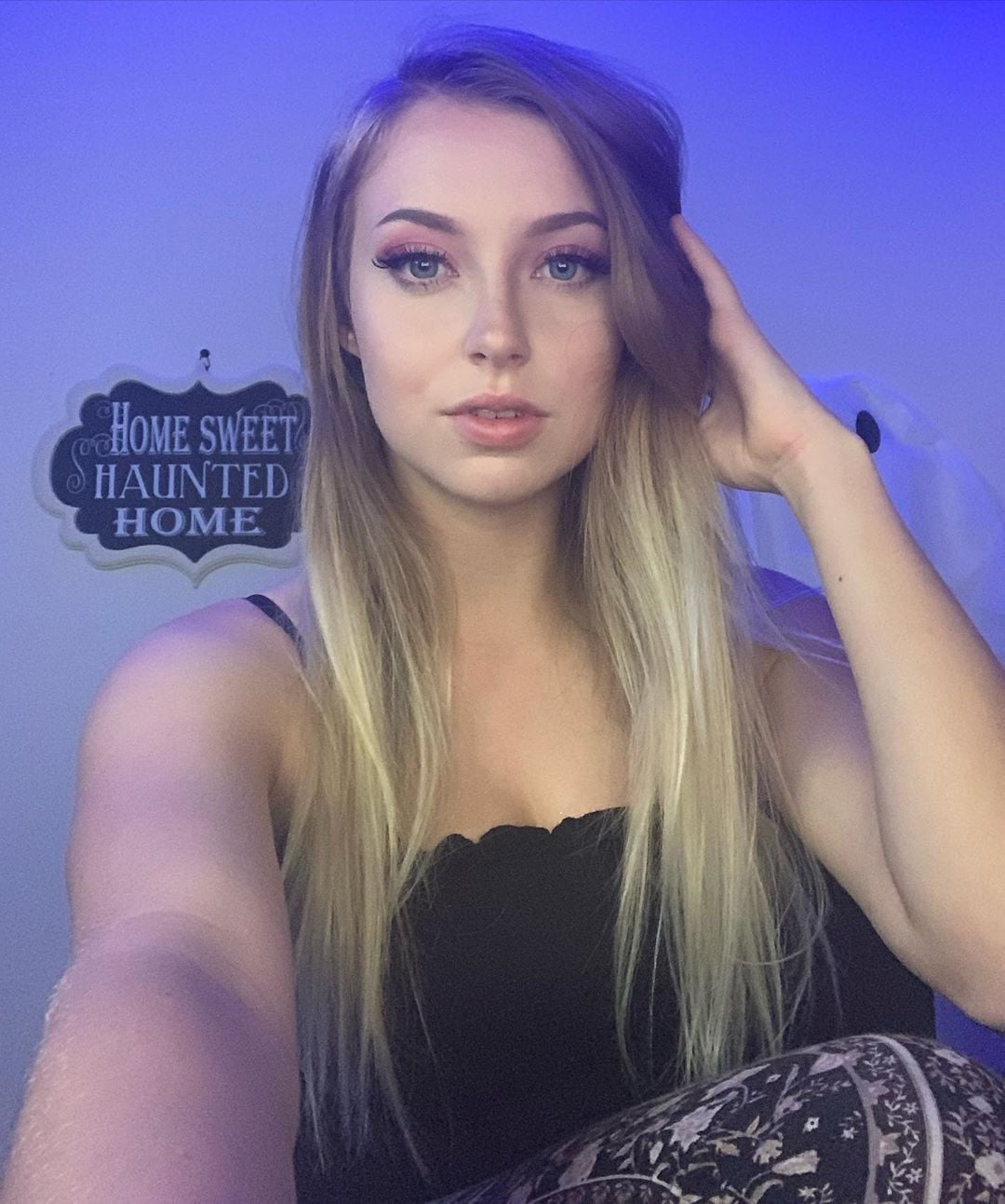 Awk0hanny nude 12