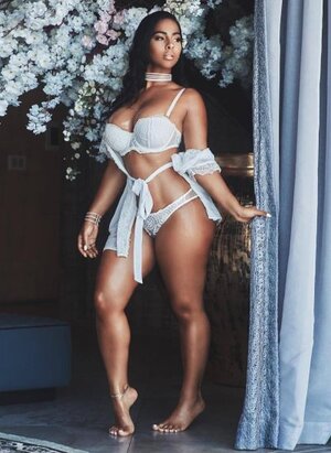 Ayisha Diaz nude 10