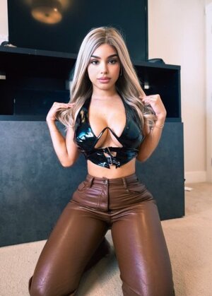 Azilia Hadid nude 3