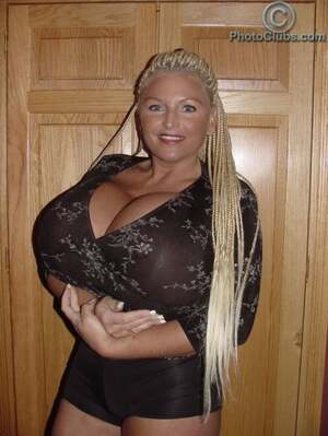 B.B. Gunns nude 2