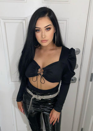 Baddie Madi nude 3
