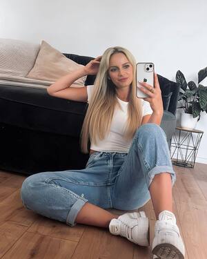 Baebae Zoe nude 3