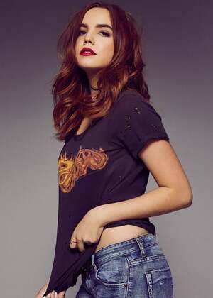 Bailee Madison nude 12