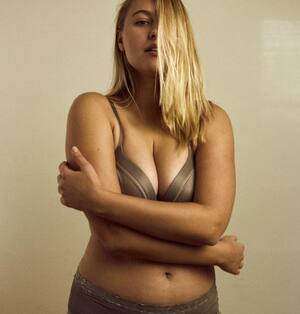 Baillie Riddell nude 12