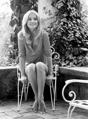 Barbara Bouchet nude 9