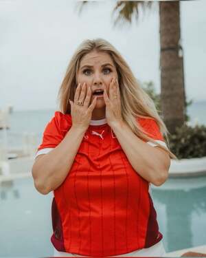 Beatrice Egli nude 10