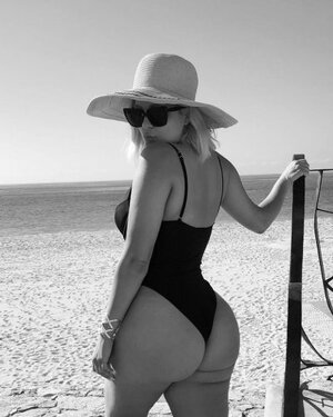 Bebe Rexha nude 10