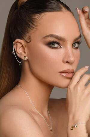 Belinda Peregrin nude 12